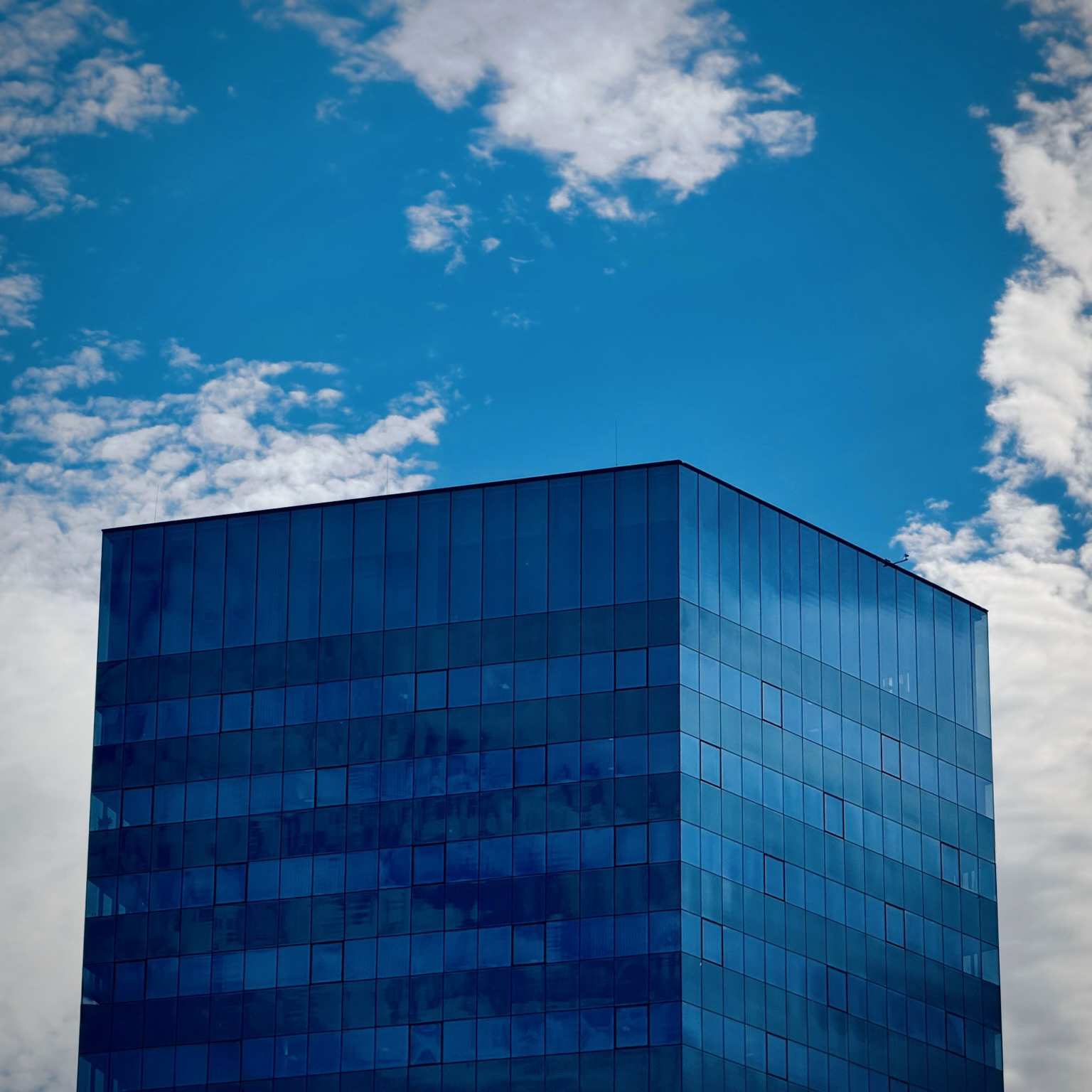 Hochhaus mit Glasfassade