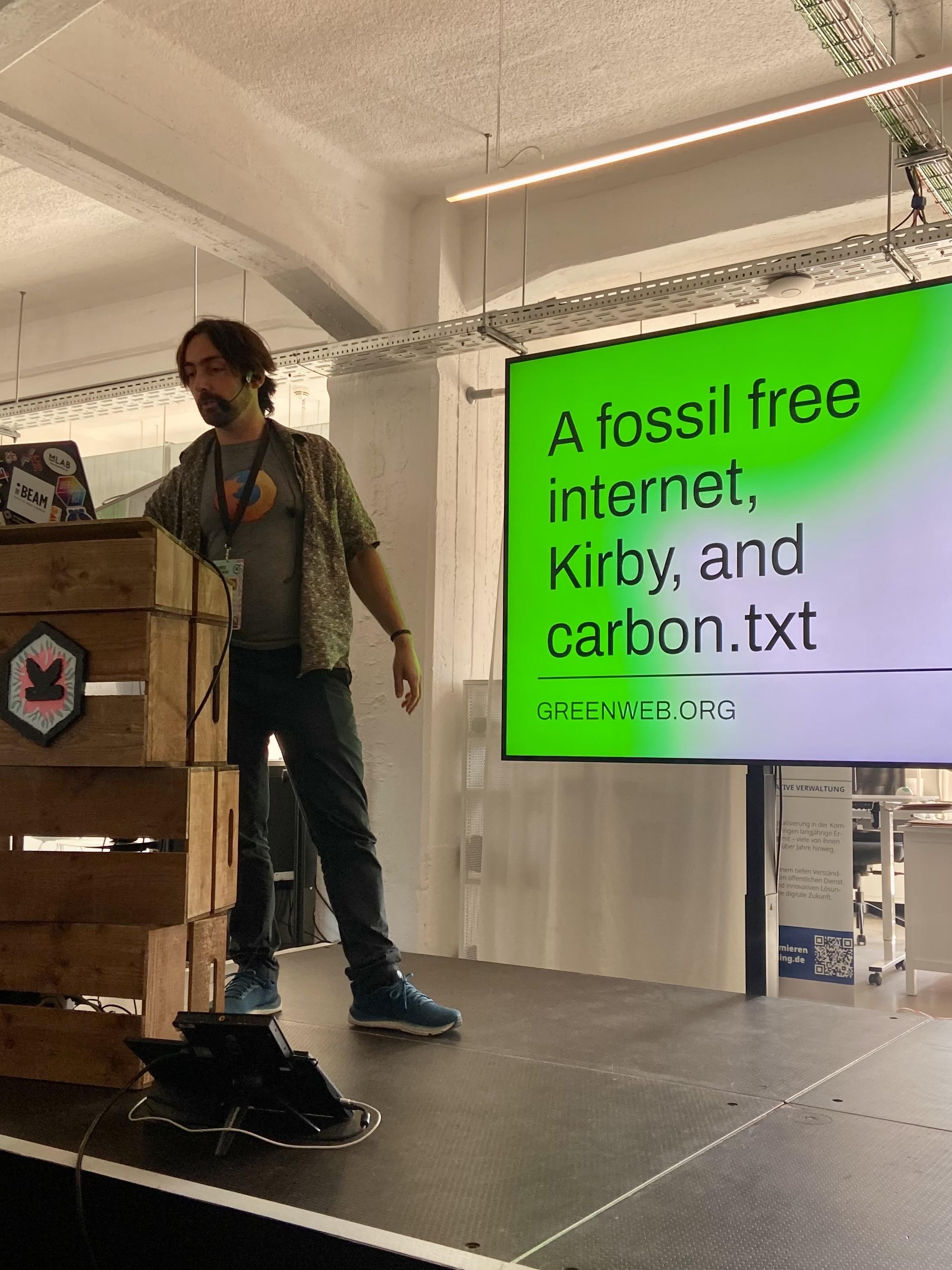 Super important talk by @mrchrisadams at #kirbykonf about how to get to a fossil free Internet. 🌱🌍👏