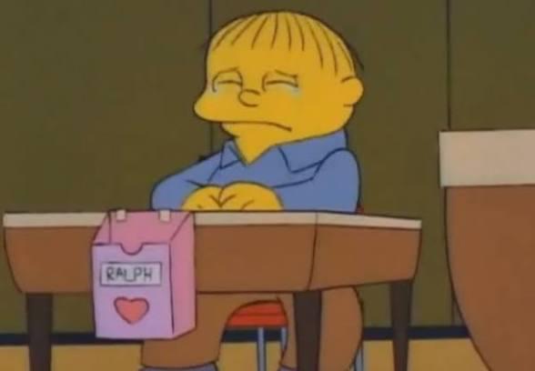 Frame de los Simpsons de Ralph con el corazón roto por no recibir cartas de amor