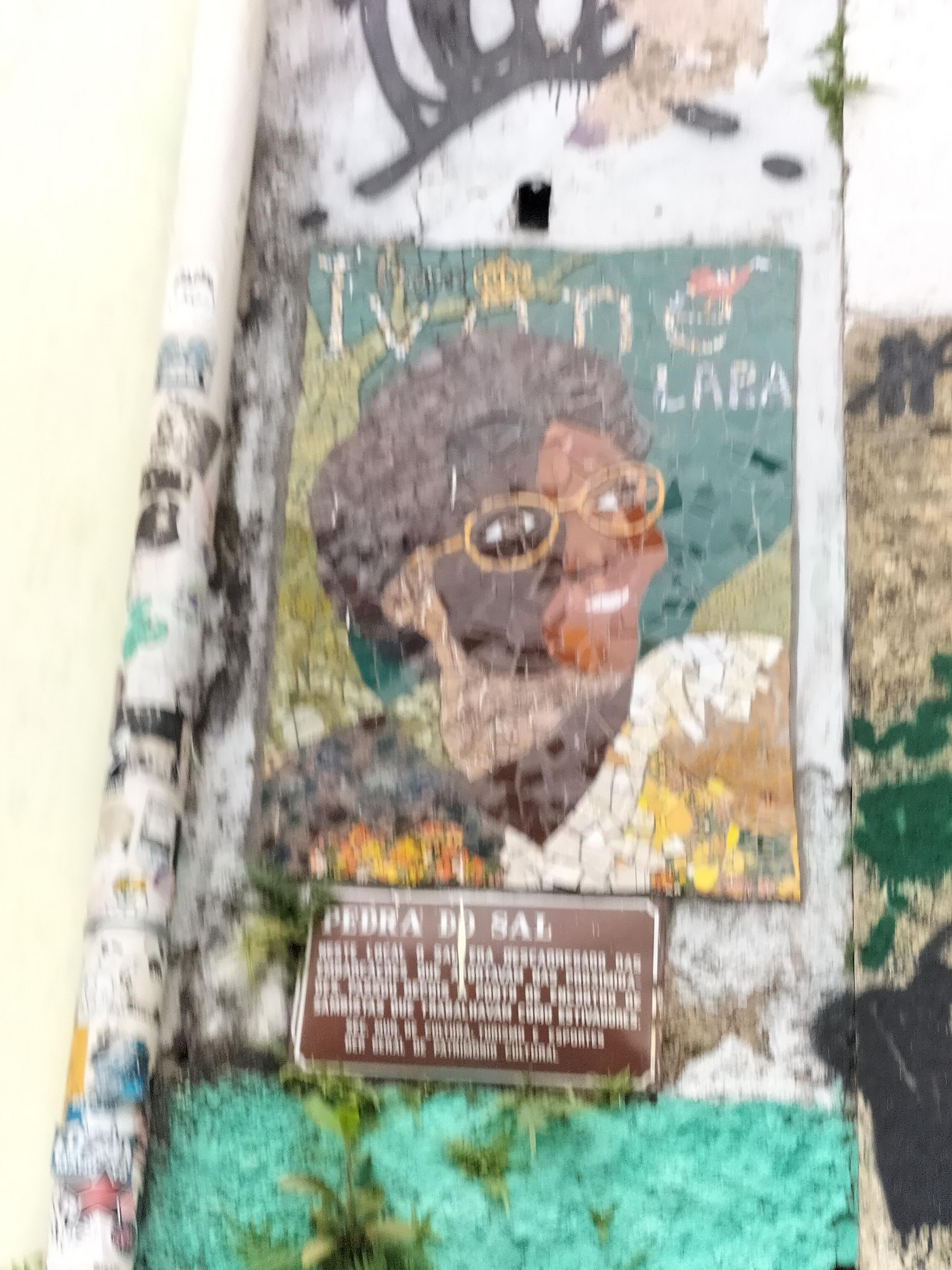 Mala calidad.Mosaico sobre mujer negra Ivonne Lara.